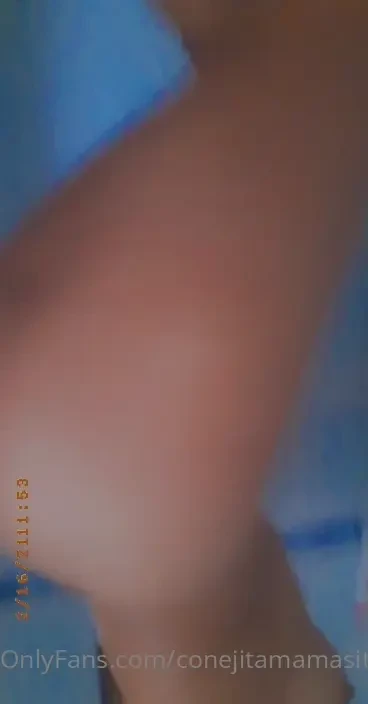 Que delicia tocarme en el ba o me encanta 