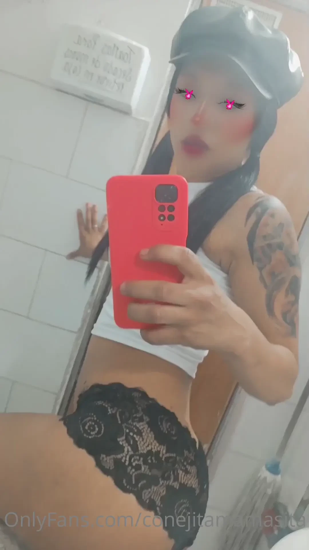 Te gusta como me veo en un ba o de un bar 