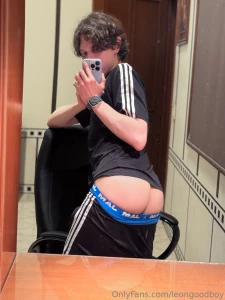 What i d give to get a blowie right now i just wanna get all hard and