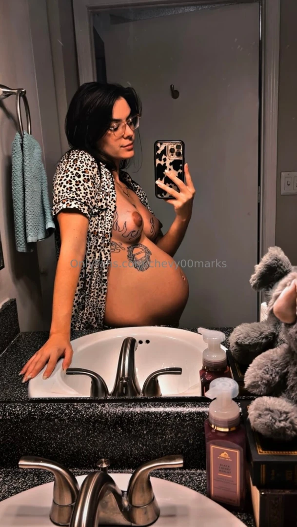 Pregnancy looks so good on me part 4 