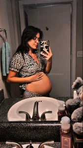 Pregnancy looks so good on me part 6