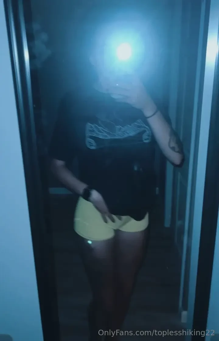 Toplesshiking22 