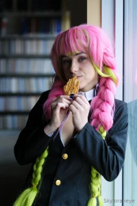 Mitsuri in the library pt 1 part 4