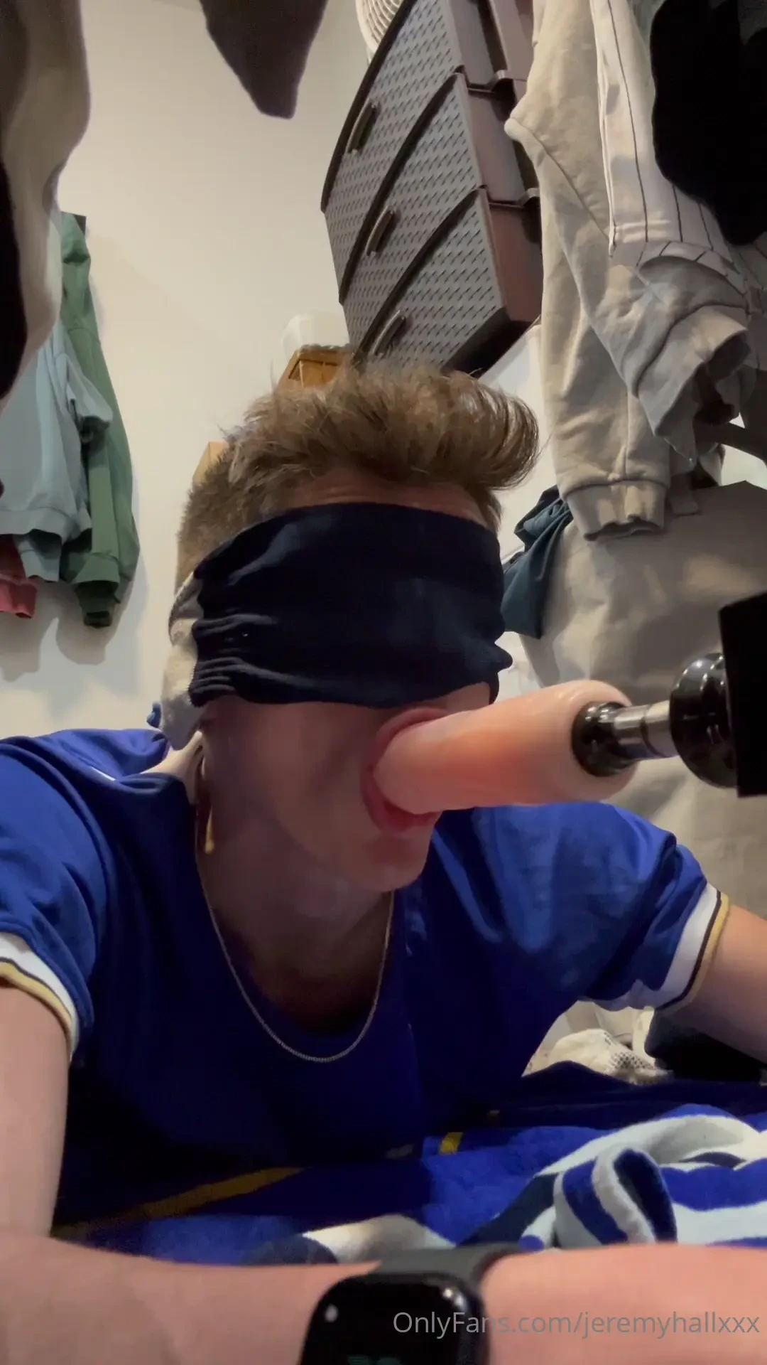 Being blindfolded makes a better sub 