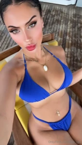 Je vais vous faire aimer la couleur bleu