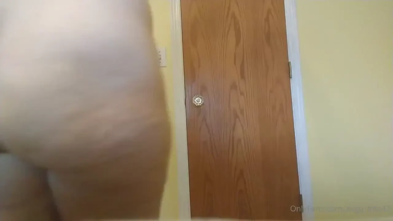 Just wiggling and walking 