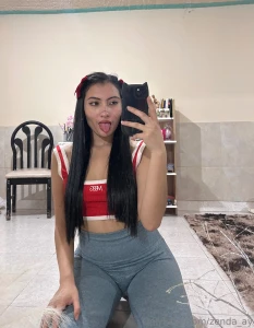 I m in need of a hug who would like to volunteer