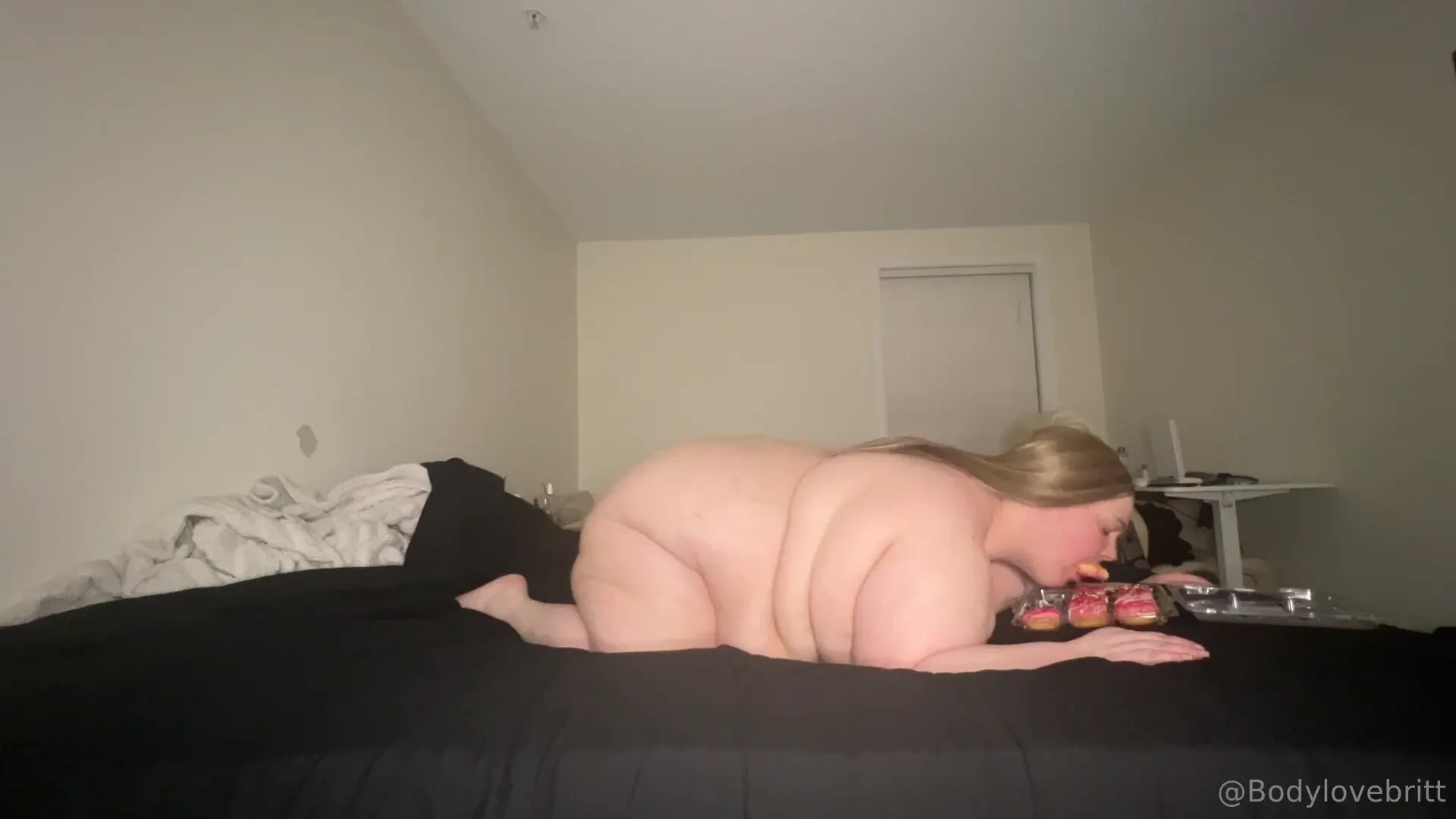 Oink facedown fatty being a pig on these mini donuts 