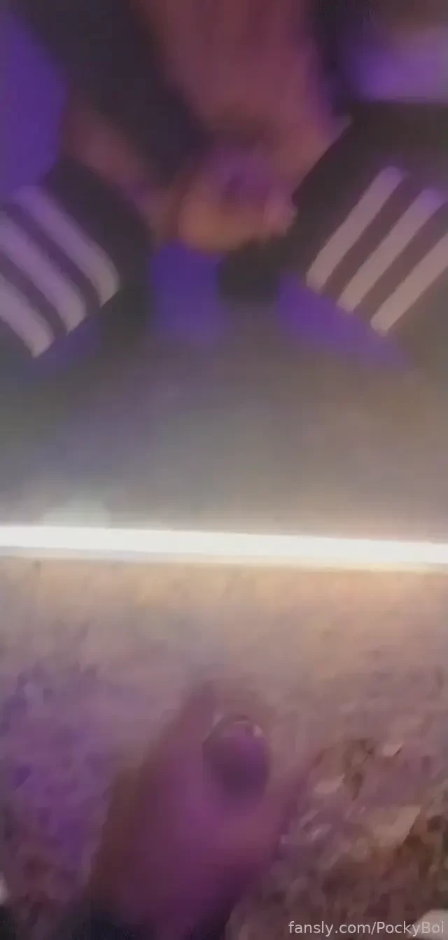 Slut squat 