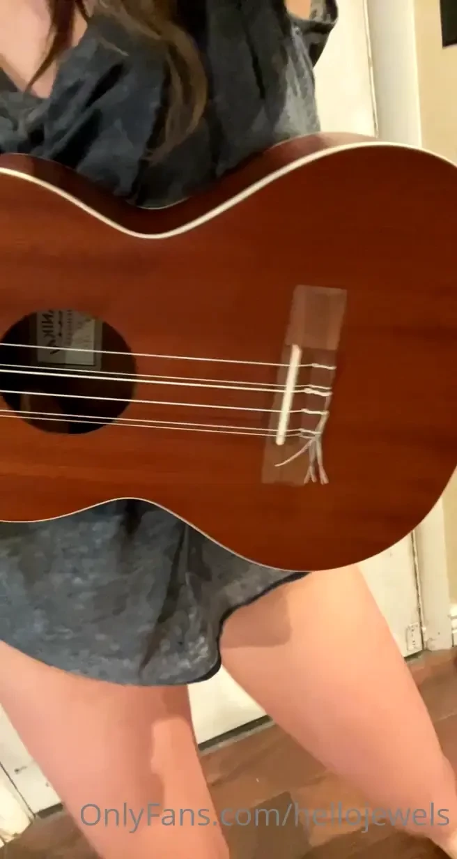 I m practicing without pants just a normal thursday thing 