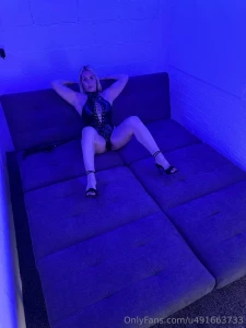 Daydreaming about your demise by my hands
