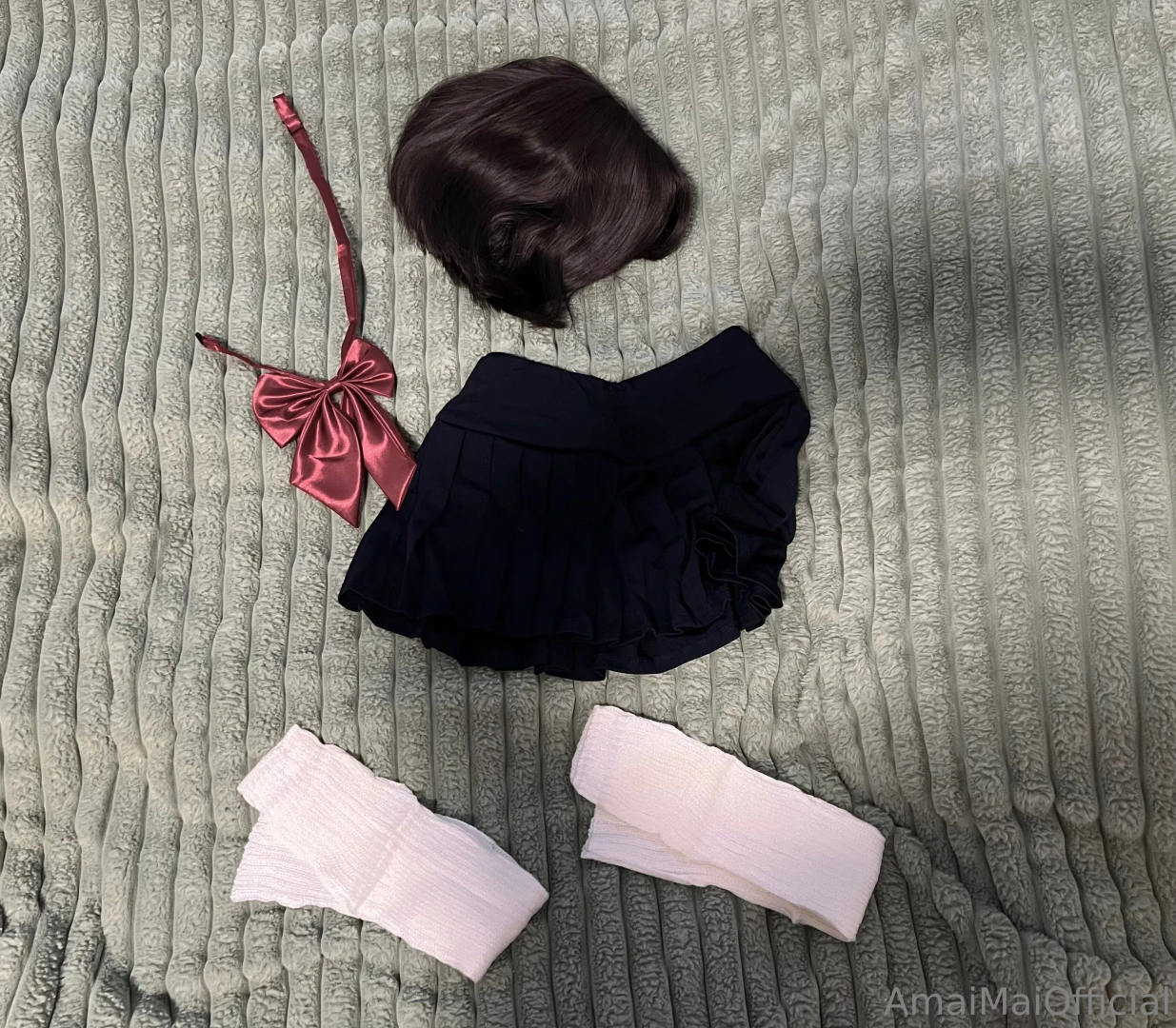 Quick based off these 4 items can you guess the cosplay coming up 