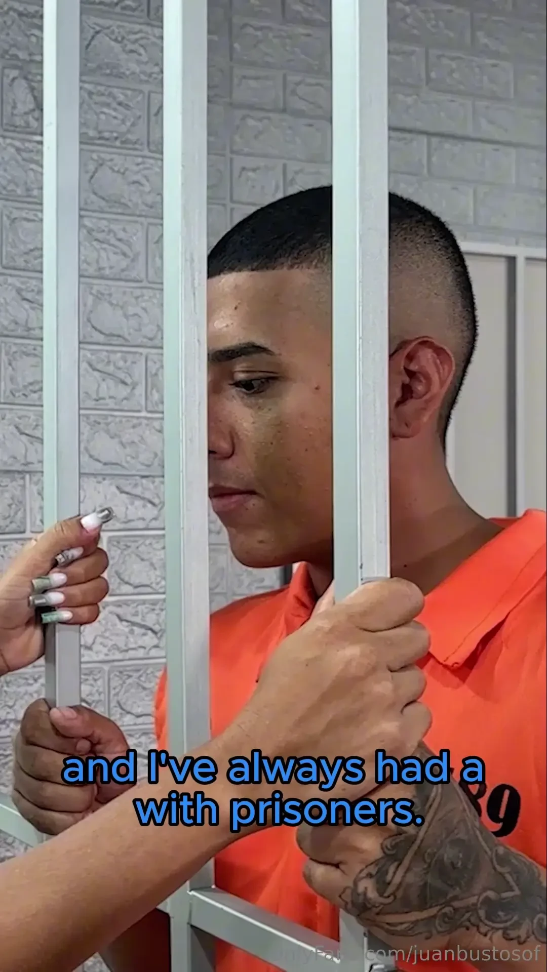 Adivina que es lo que lleva a aishaferrari a ponerse mas caliente que 