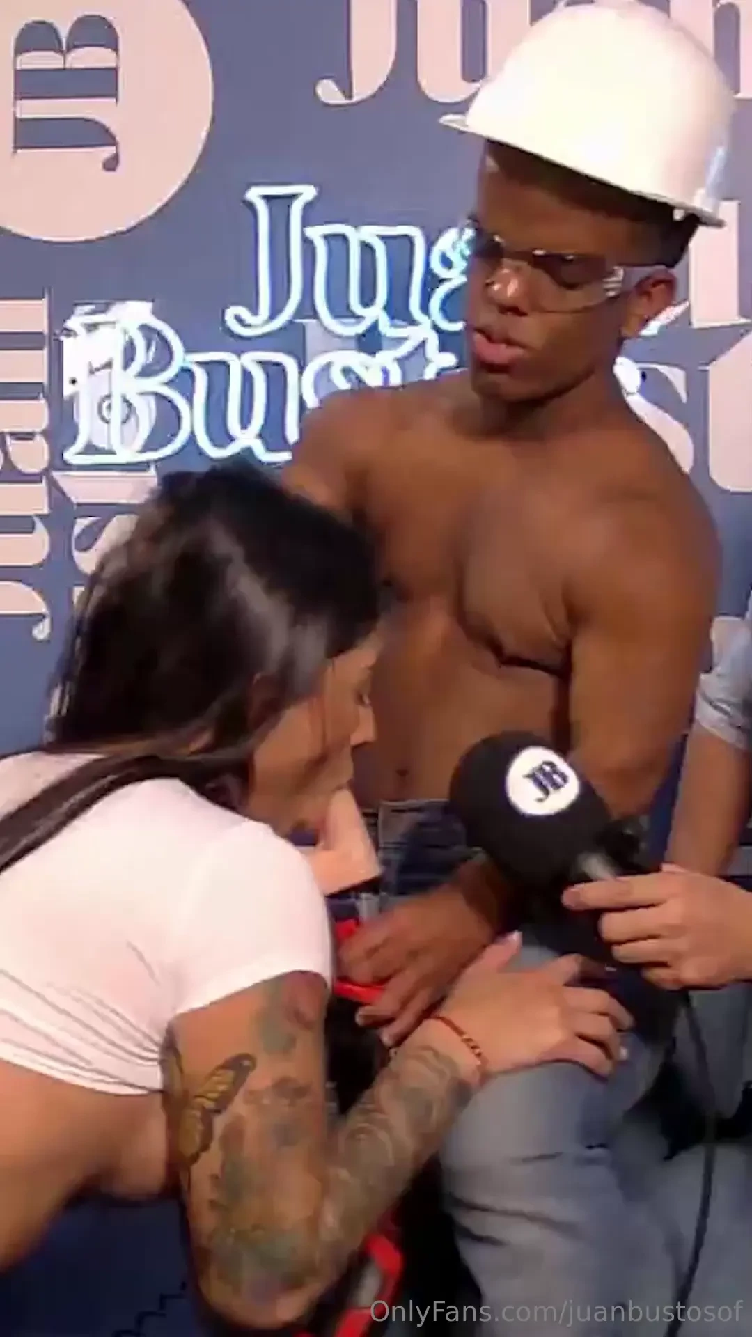 Salome_gil siempre quiso hacerlo con un enano y nos atrevimos a 