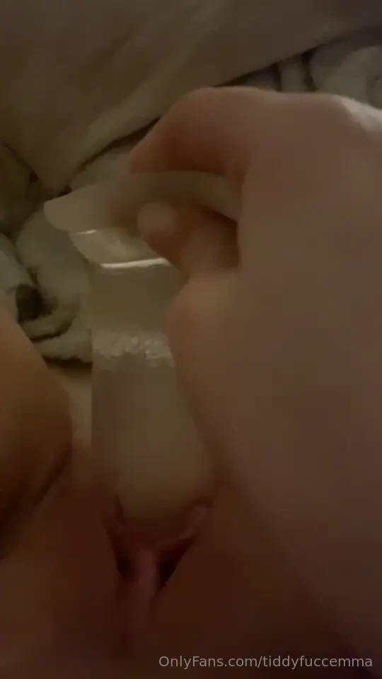 Who s dick is actually this thick and wants to try fuck me 