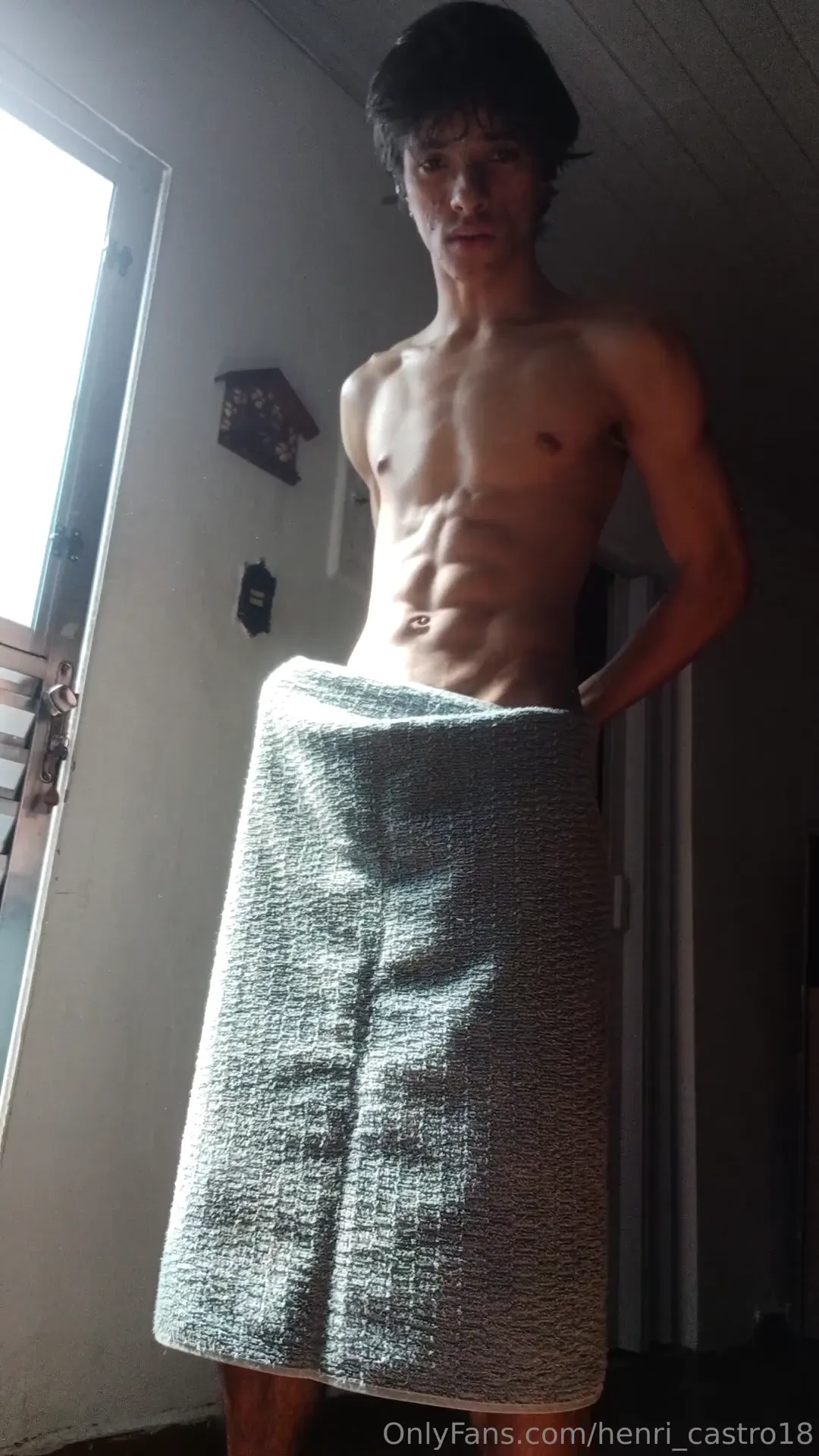 I m so horny right now i think i m in heat help me please 