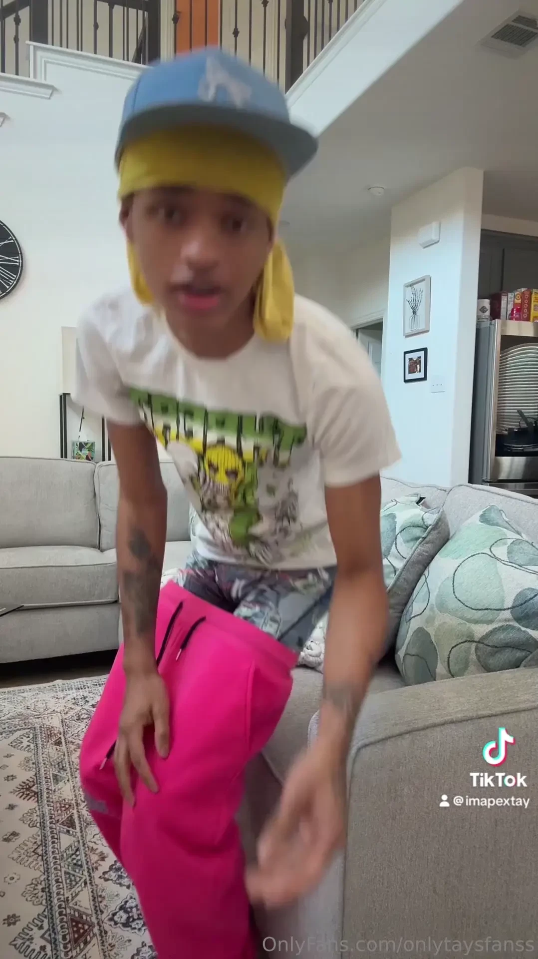 Short pov moving in the couch 