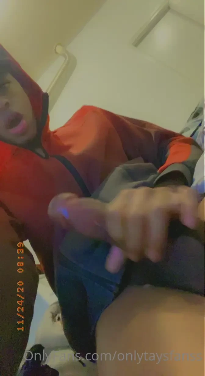 Fresh off work i ain t cum all dayyyy 