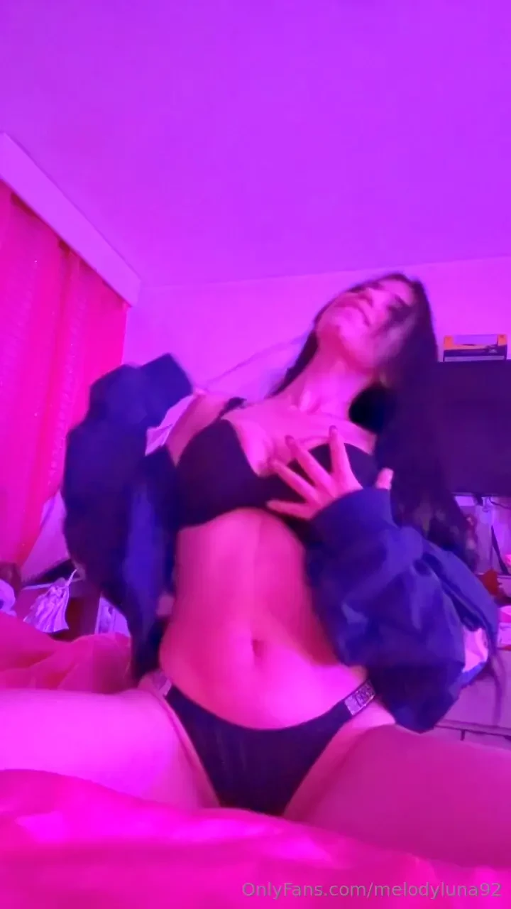 I m so horny daddy q vamos hacer 