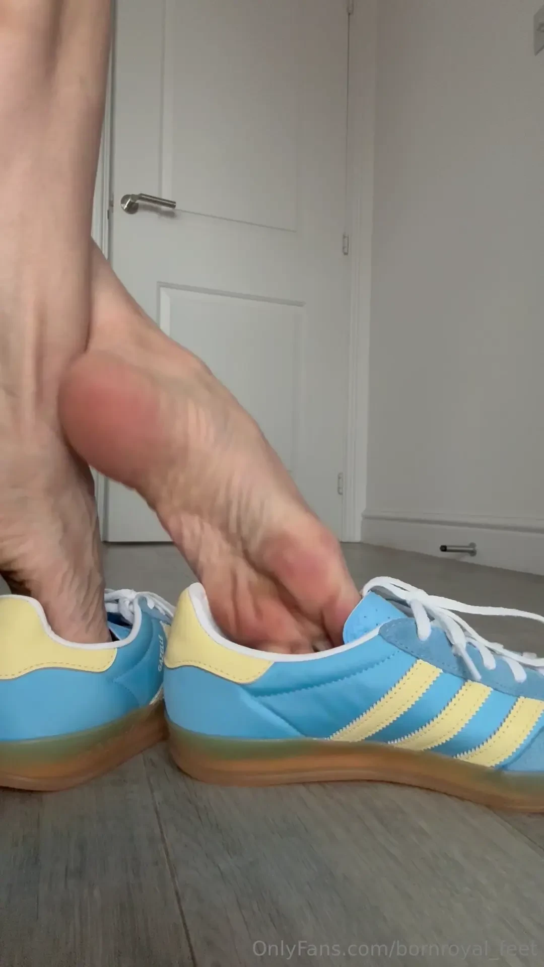 Sweaty and warm soles worship me now 