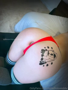 Fun tattoo and a clear plug perfect for hot tub or pool party