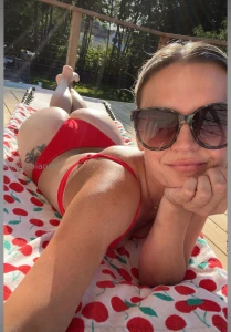 A shoutout to my girl acexo4 her content is soo good def worth a sub