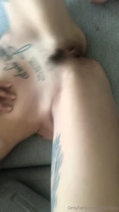 Quanto sono bella abbronzata sbava su questo corpo