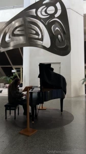 I love listening to classical music it relaxes my brain when it s busy