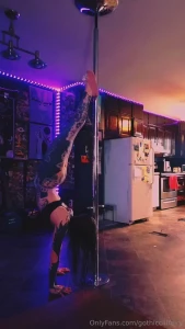 Gothicclilfairy part 3