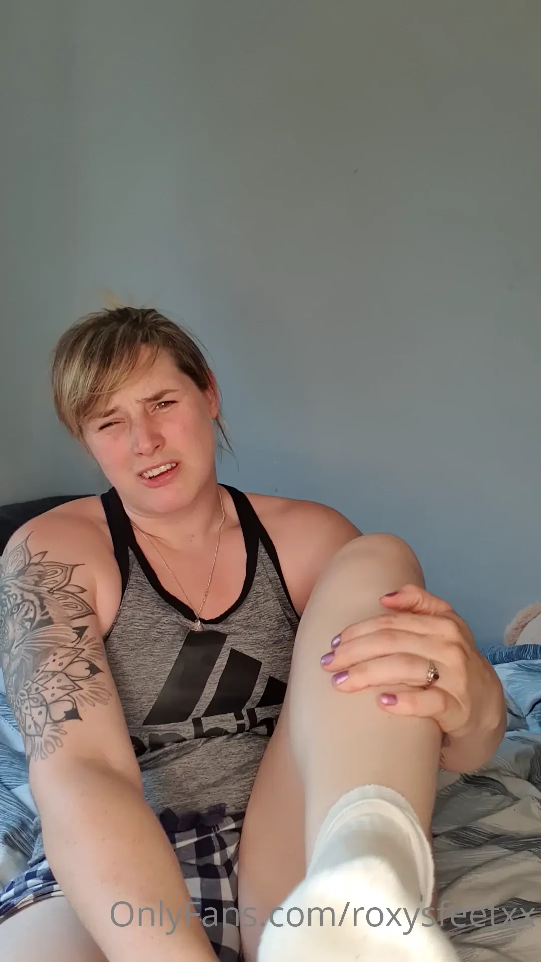 Stinky feet and sock joi 