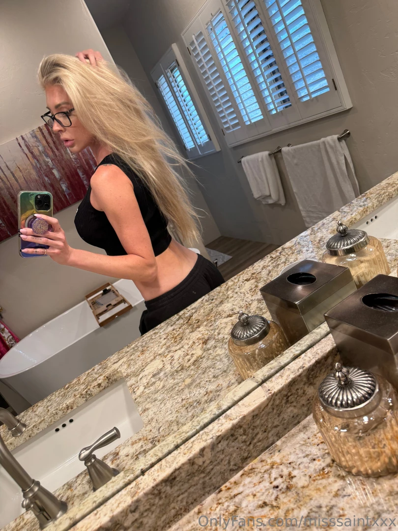 misssaintxxx - Everyone who likes this gets free boobs pic sent to them that i just 