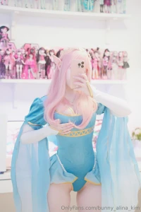 Your favorite elf girl s back