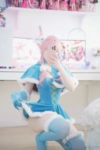 Merry christmas check your dms for a present from me p