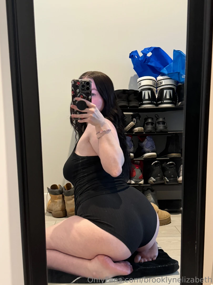 A peach this juicy deserves all the attention 