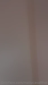 Sono solo in stanza d hotel come vedi il mio cazzo bello grosso e non