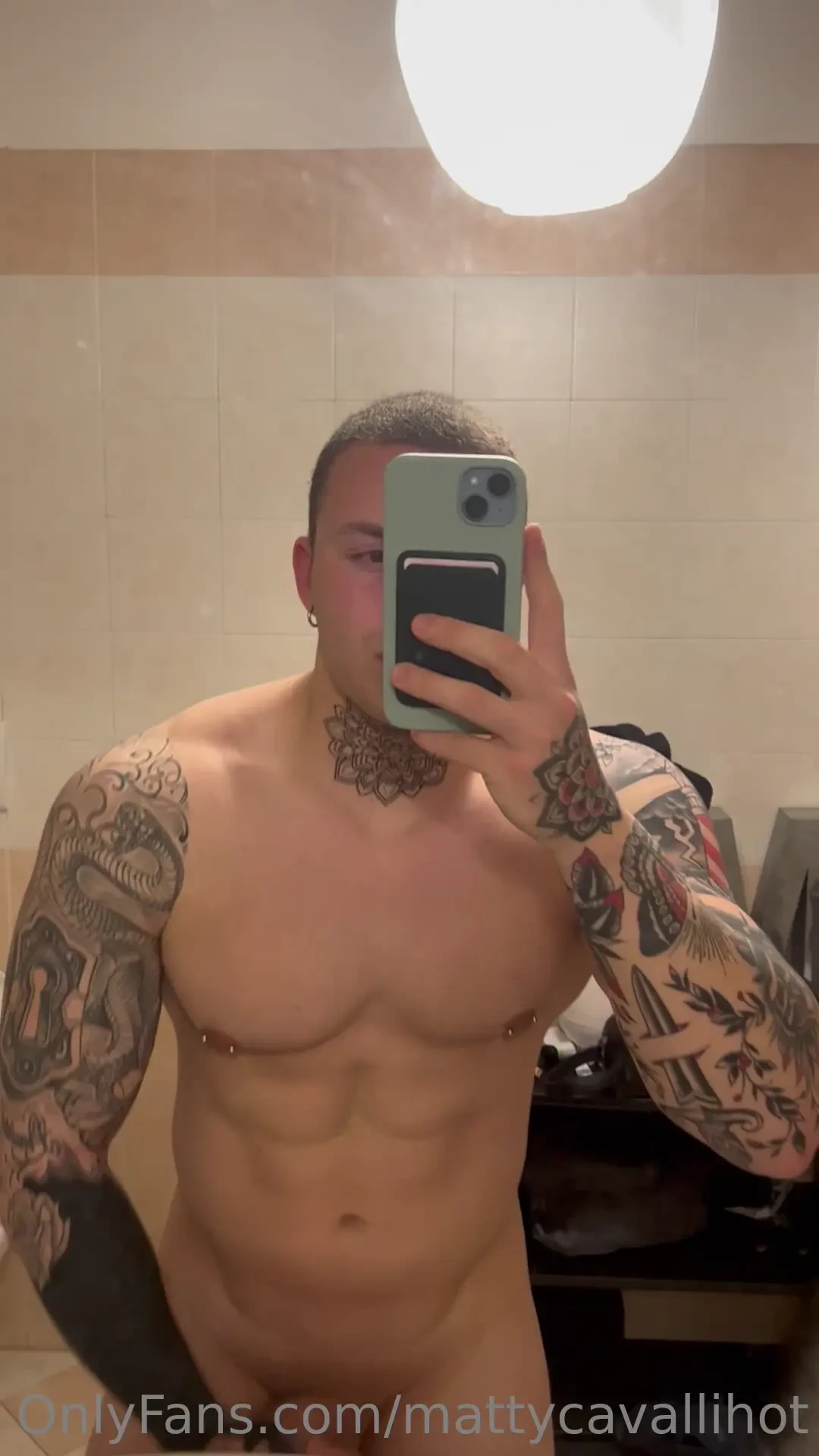 Vieni a vedere in chat la compilation delle mie sborrate pi belle 