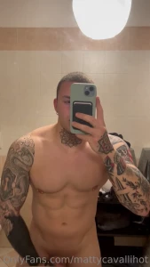 Vieni a vedere in chat la compilation delle mie sborrate pi belle