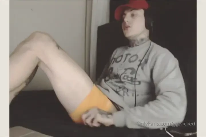 Enjoy oh amp there s a secret about this video comment what you think 