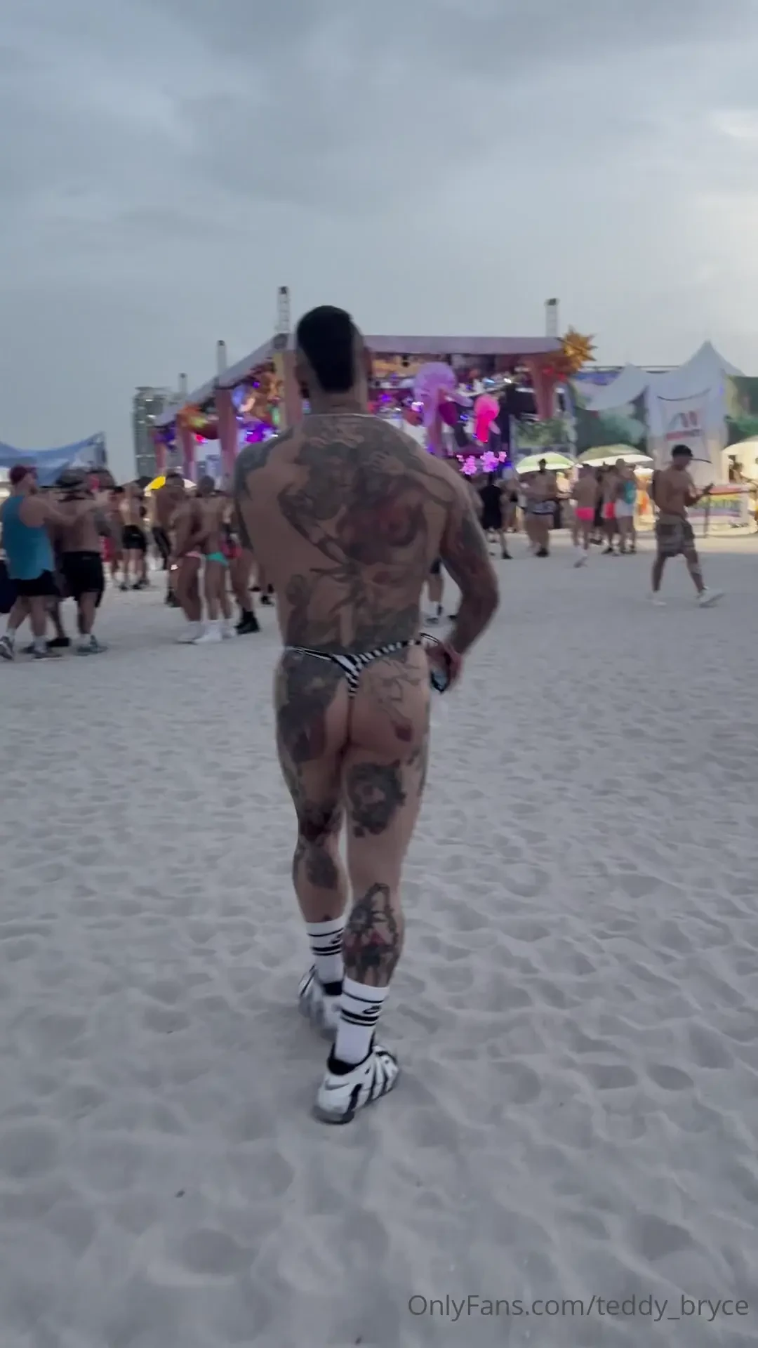 Do you like to watch me walk away 