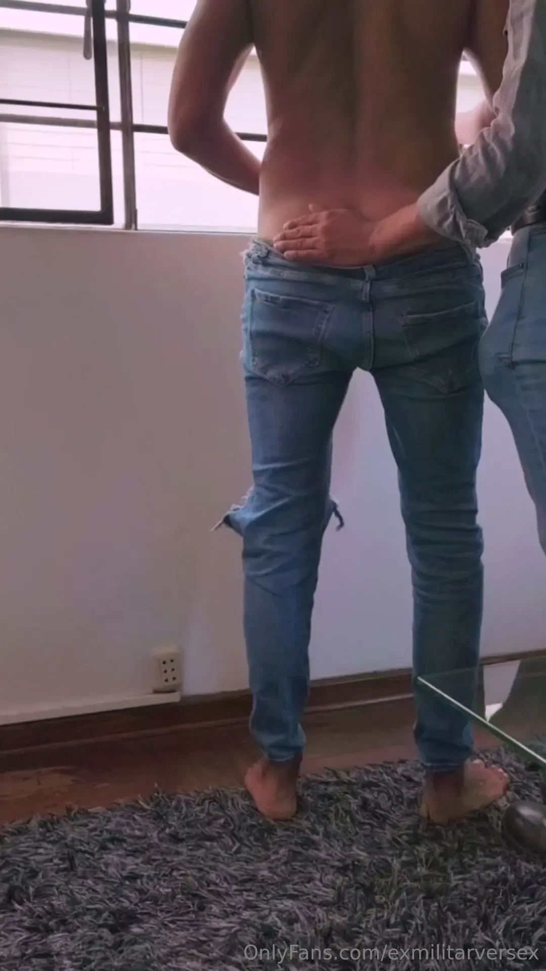El pintor se puso cachondo y le di su buen pago kaelstarx 