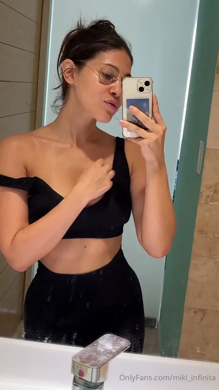 Shall we fuck in the bathroom garchamos en el ba o 