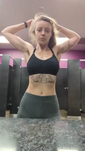 I m getting stronger omg omg omg muscles i want ones that move when i