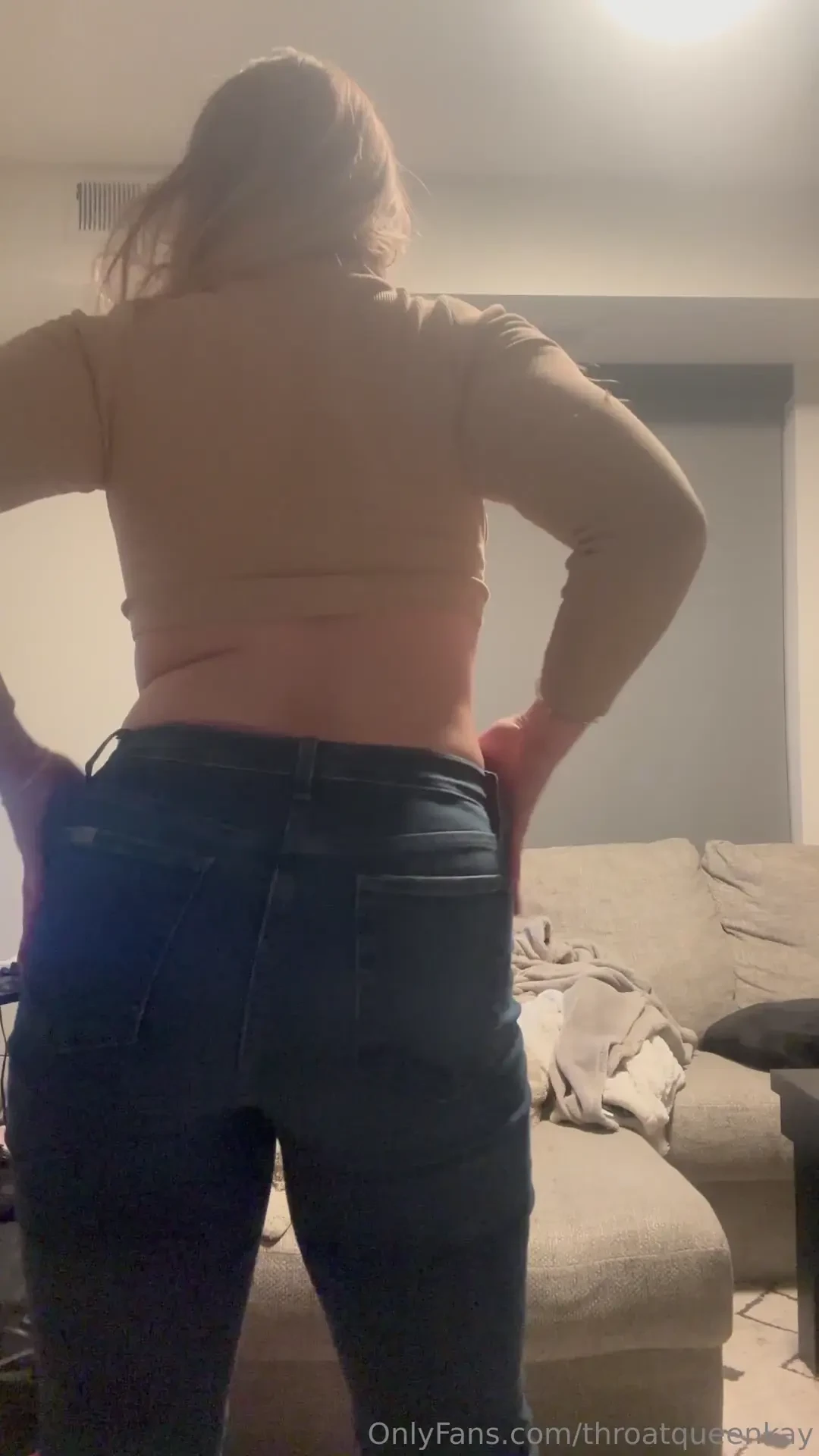 Who wants to see my full strip tease 