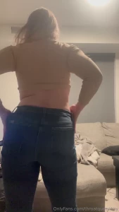 Who wants to see my full strip tease