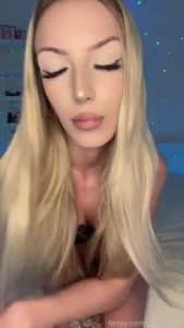 I take my hand away at the end i want to show you my pussy fyp solo