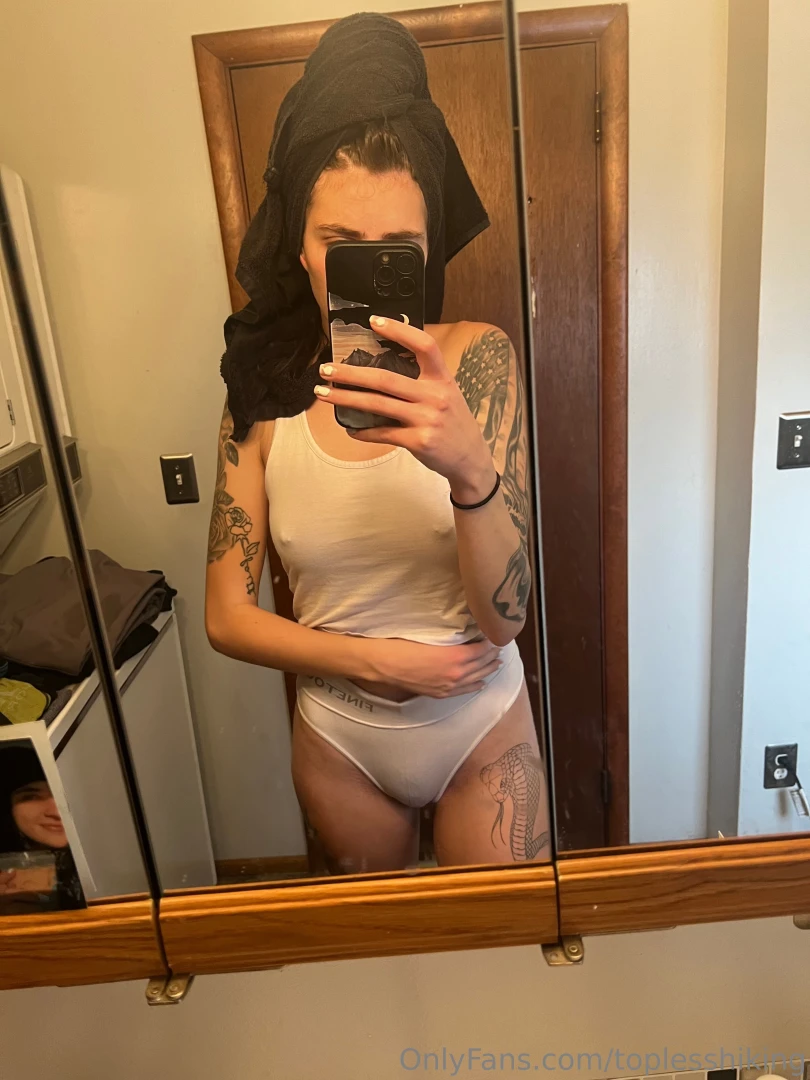 Good morning babe just out of the shower and feeling extra fresh in 