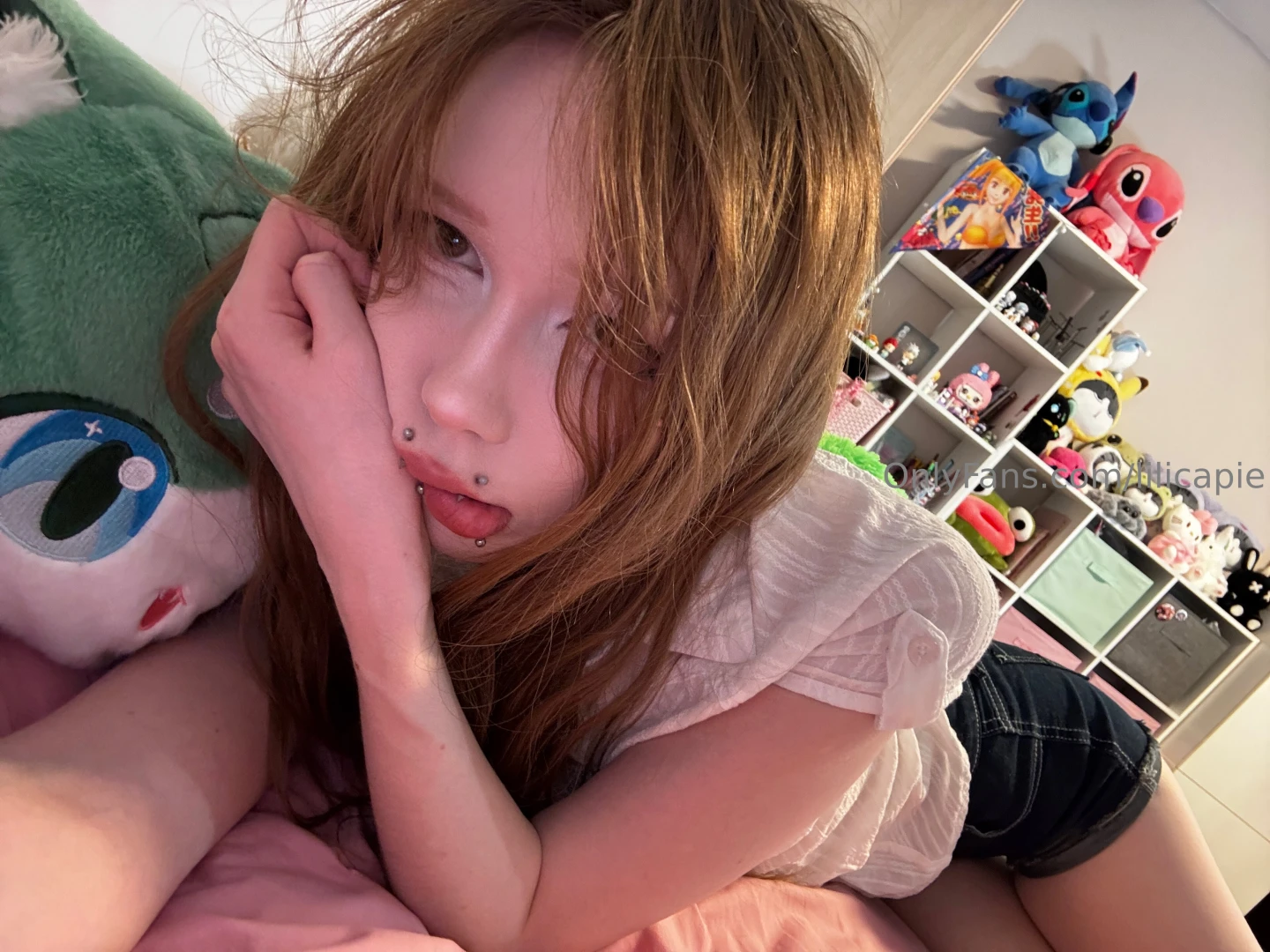 Heloww _ wanna be lazy in bed with me part 3 