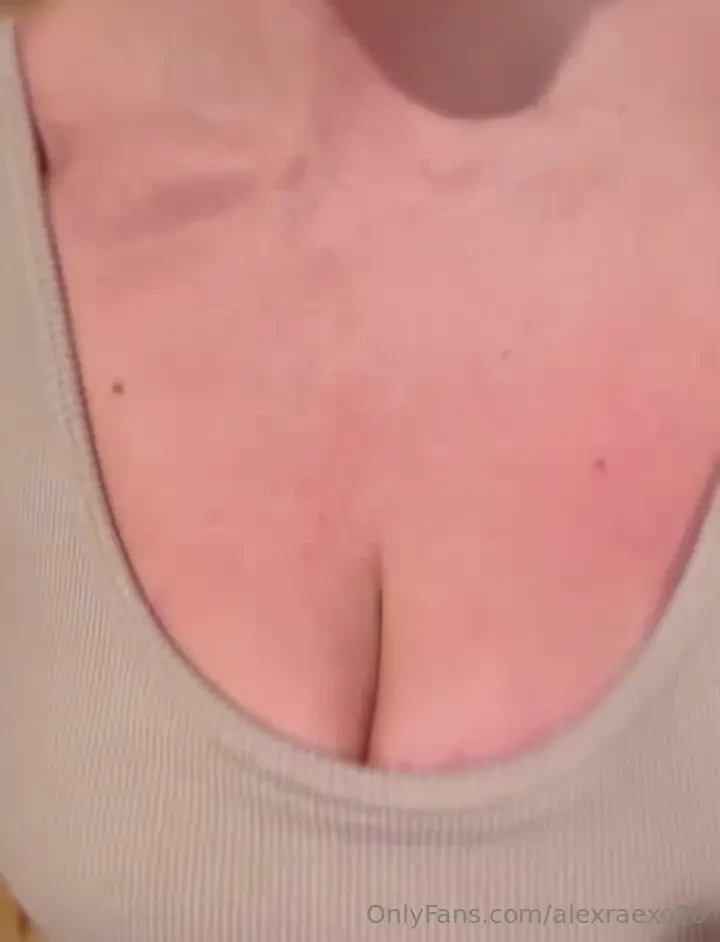 Hit the gym before bed what are you doing say hi i d love to chat 