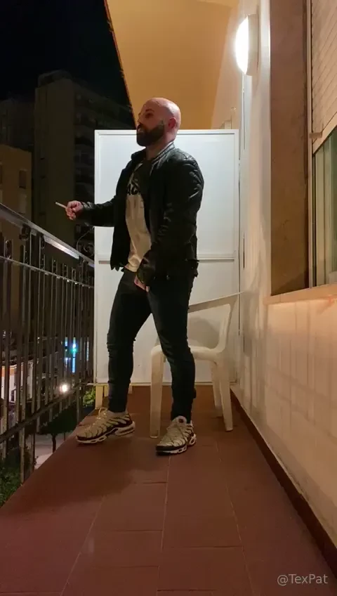 Juan and i made the show he wanted to smoke i wanted to suck his cock 