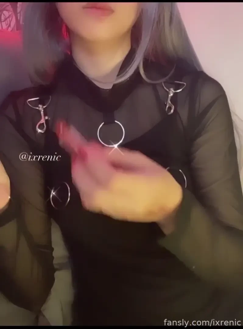 Wanna help me apply my lipstick 